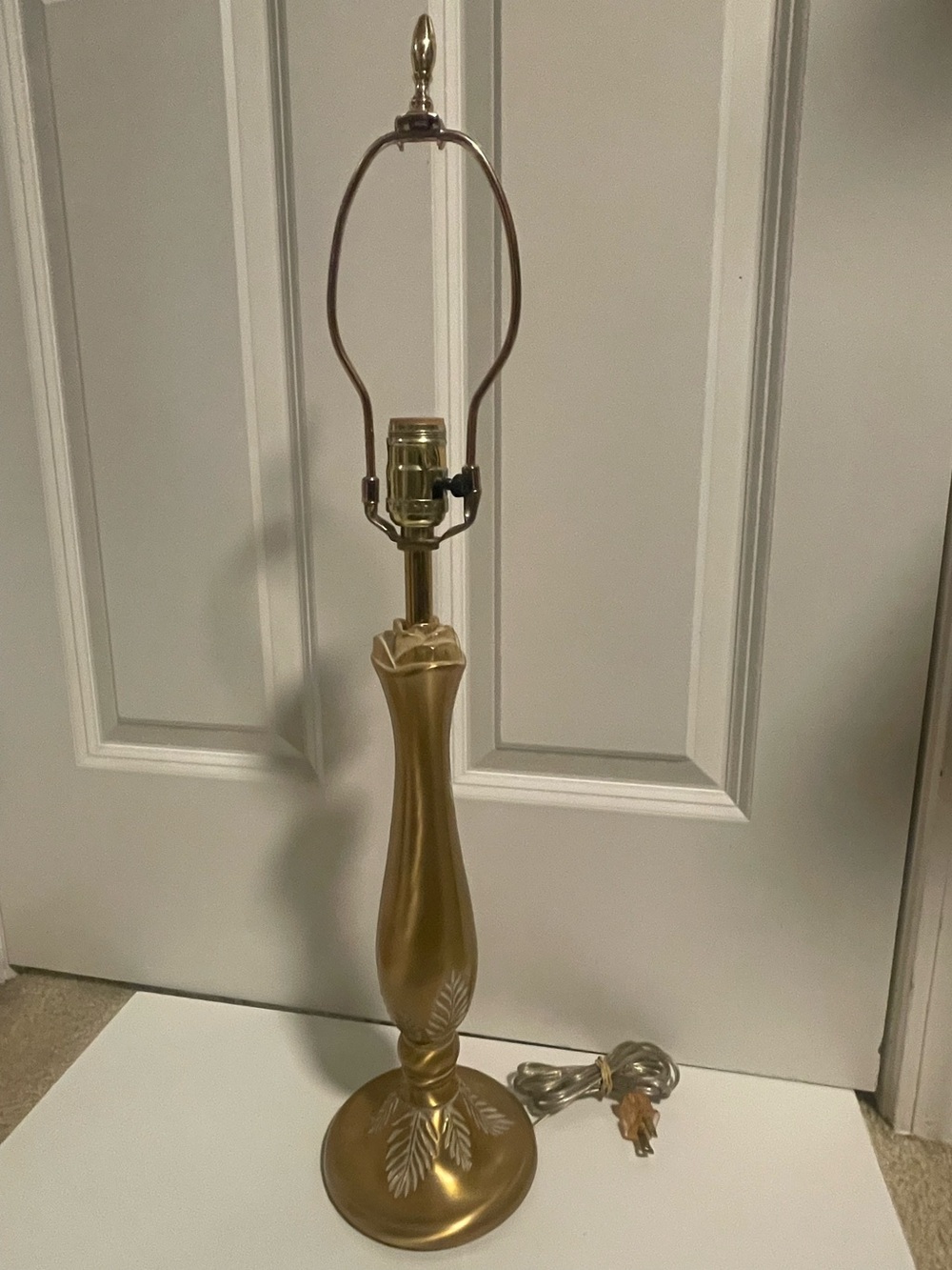 Vintage Stiffel Rose Bud Gold Brass Table Lamp